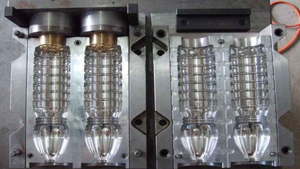 Making and designing an inflatable mold for PET bottles