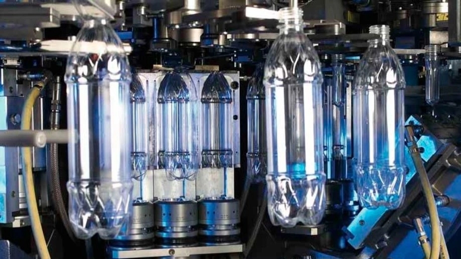 A comprehensive guide to choosing and buying a PET blowing machine for beverage bottles